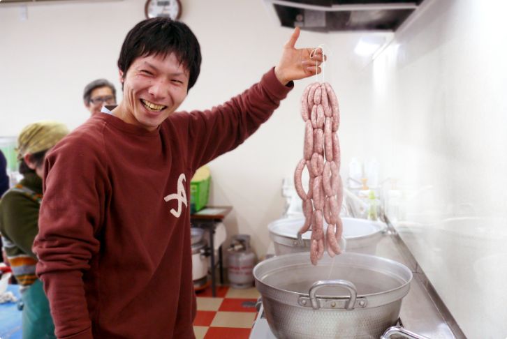 Handmade sausage using Izunuma Pork